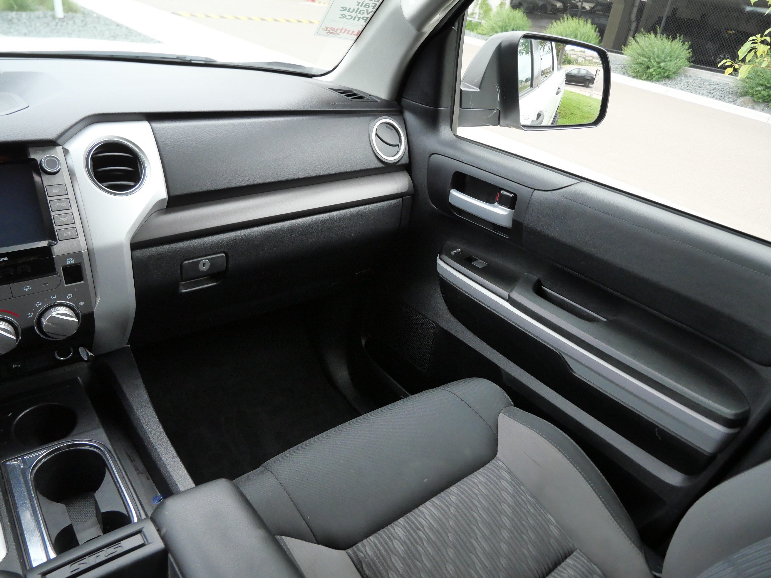 Certified 2021 Toyota Tundra SR5 AWD/4WD image 11