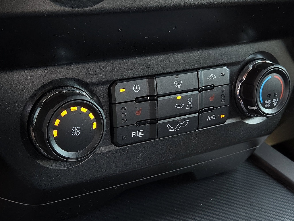 Used 2019 Ford F150 XLT w/ Equipment Group 302A Luxury AWD/4WD image 15