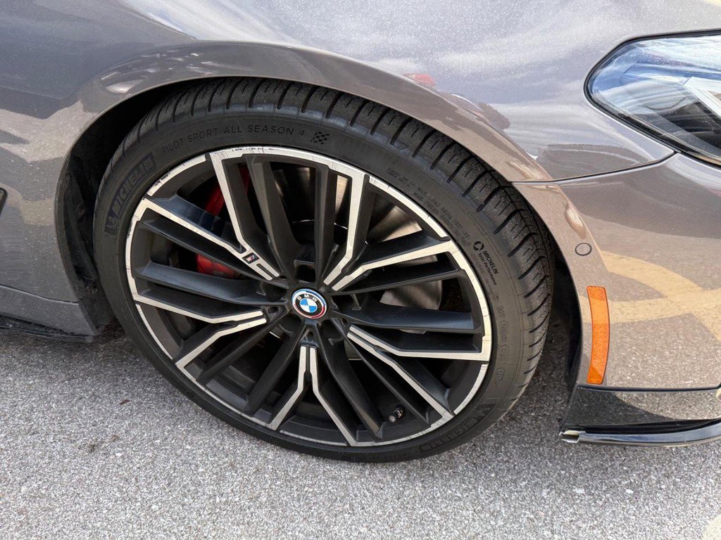 Used 2023 BMW M550i xDrive w/ Executive Package image 5