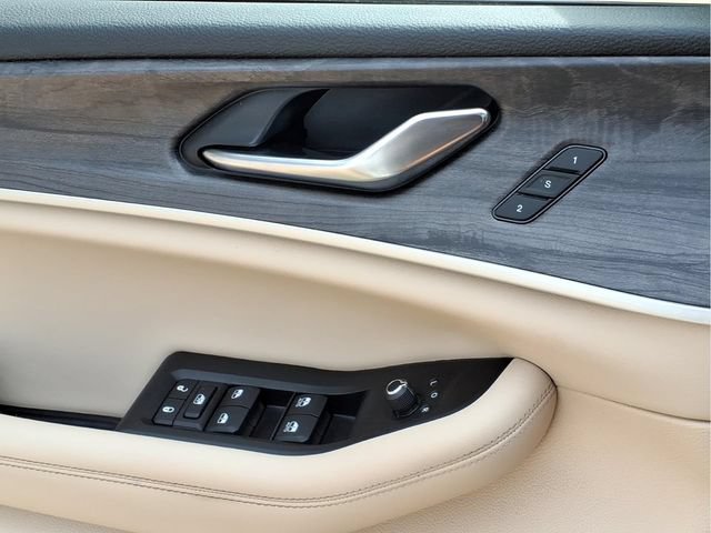 Used 2023 Jeep Grand Cherokee Limited AWD/4WD image 17
