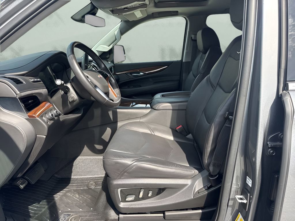 Used 2020 Cadillac Escalade Luxury image 9
