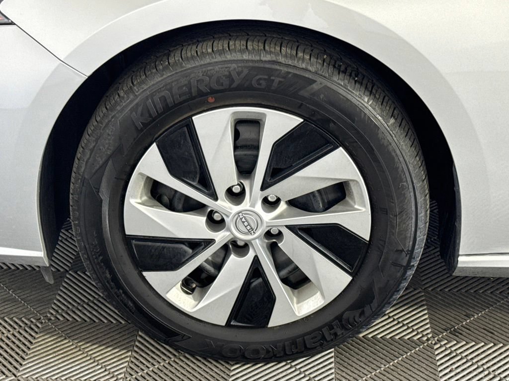 Used 2024 Nissan Altima 2.5 S FWD image 14