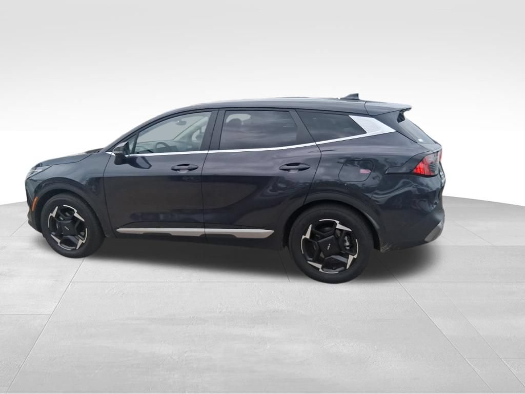 Certified 2026 Kia Sportage EX FWD image 2