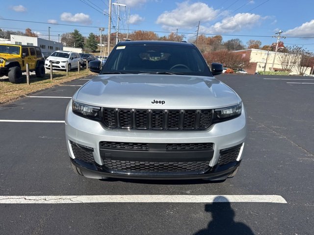 New 2025 Jeep Grand Cherokee L Limited w/ Trailer Tow Package image 2