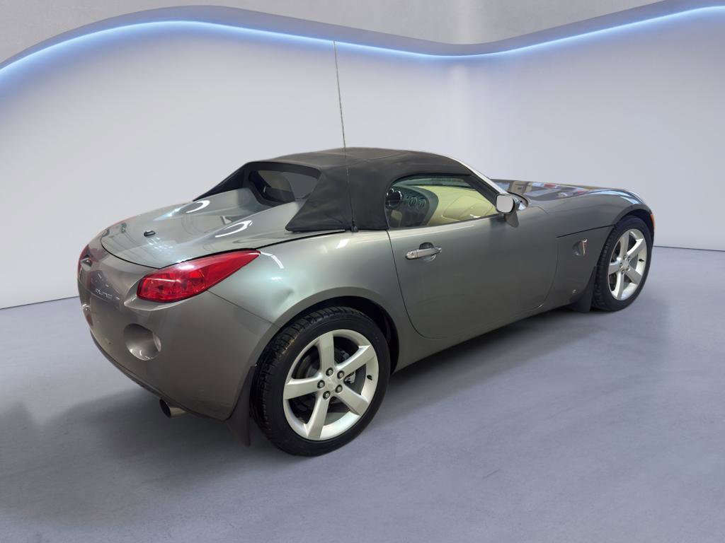 Used 2006 Pontiac Solstice Convertible w/ Premium Package RWD image 7