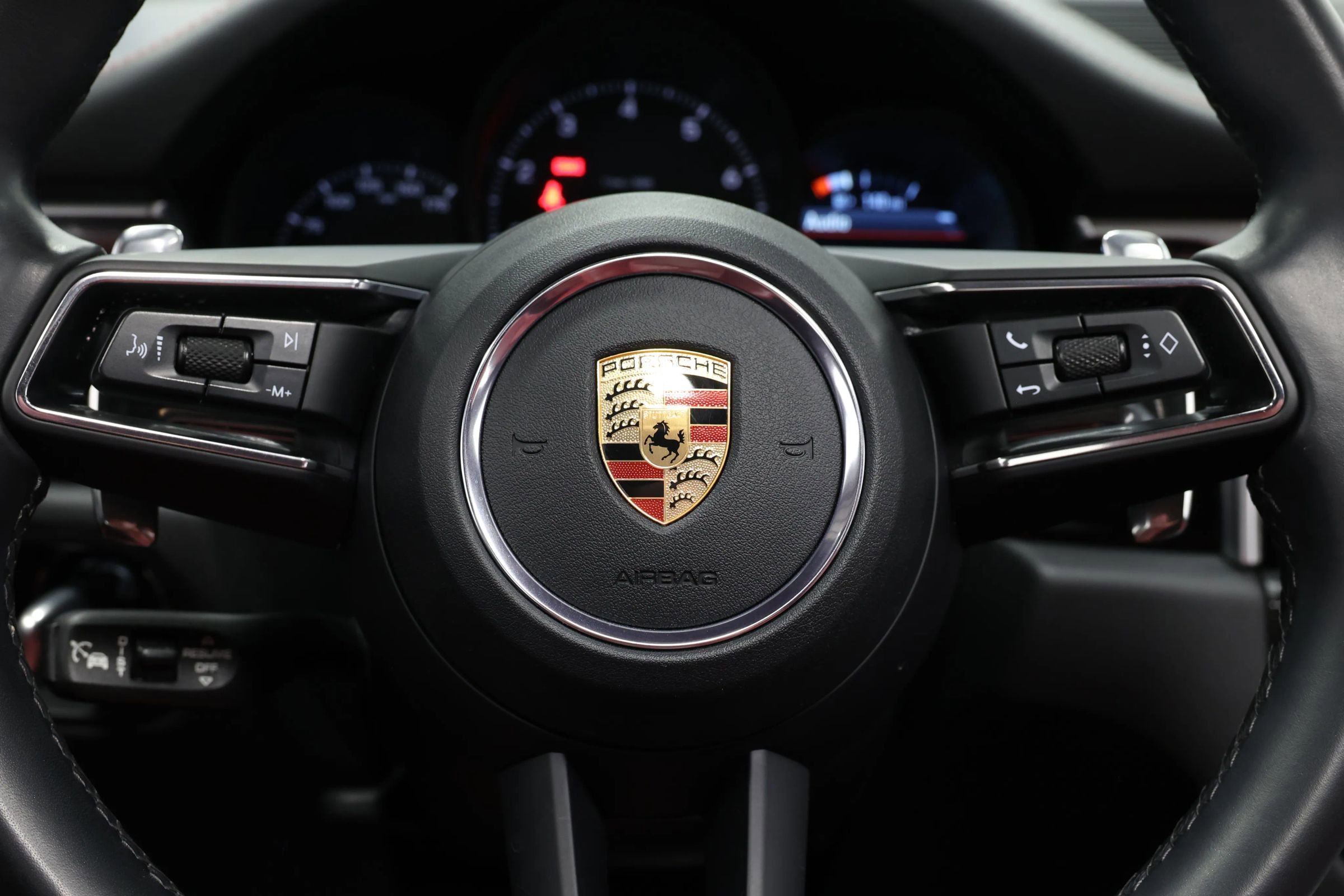 Used 2022 Porsche Macan image 22