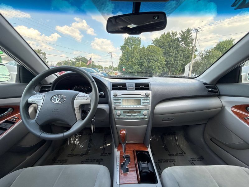 Used 2009 Toyota Camry XLE FWD image 21