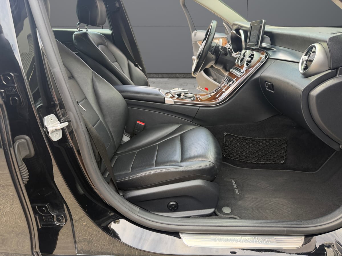 Used 2015 Mercedes-Benz C 300 4MATIC Sedan image 17
