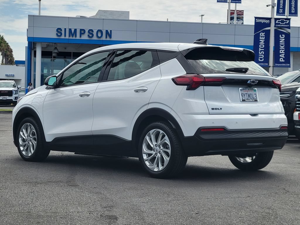Used 2027 Chevrolet Bolt LT w/ Comfort Package FWD image 2