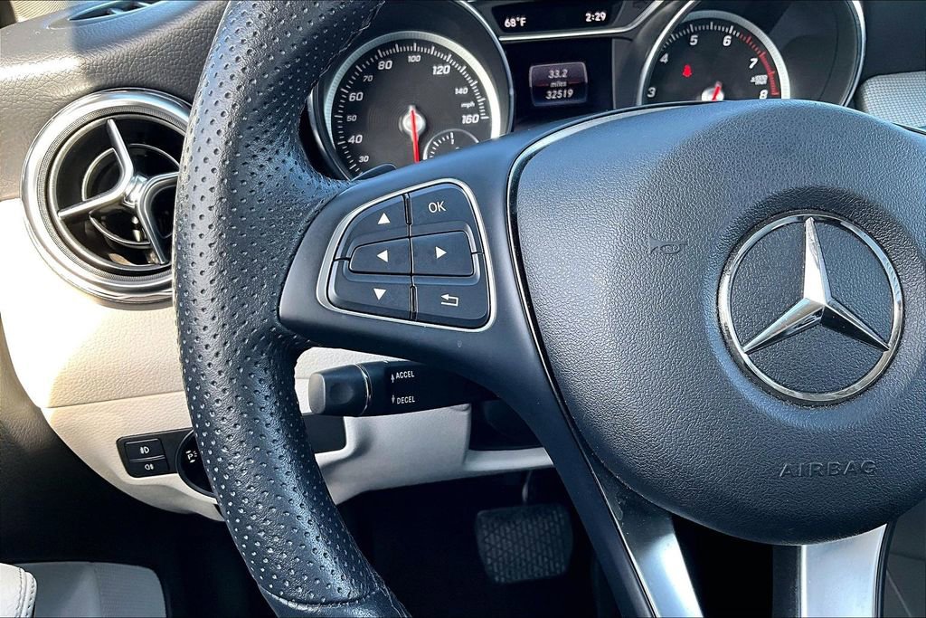 Used 2019 Mercedes-Benz GLA 250 w/ Premium Package image 11