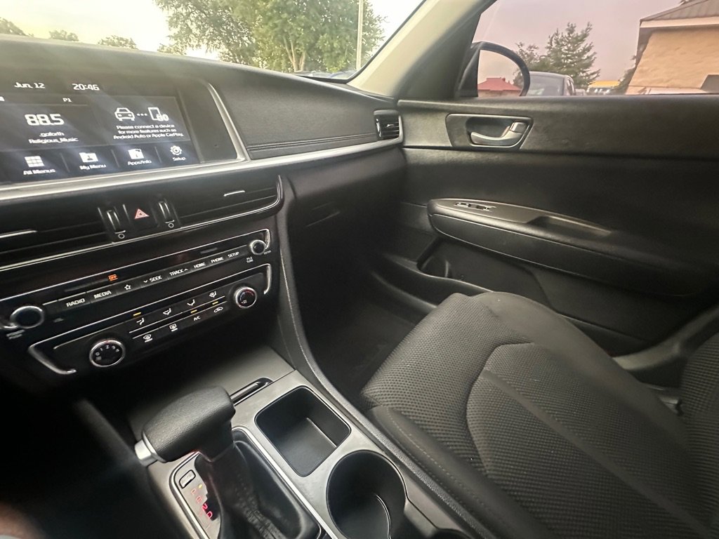 Used 2020 Kia Optima LX image 19