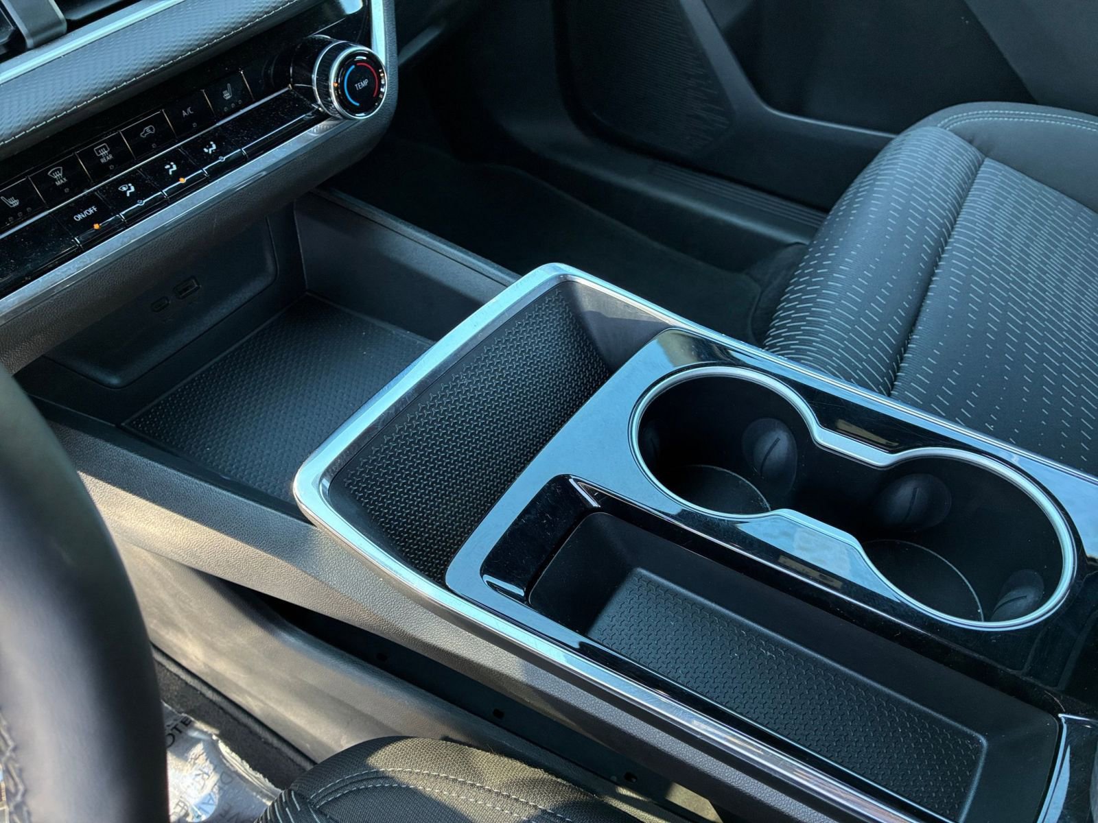 Used 2025 Chevrolet Equinox LT image 42