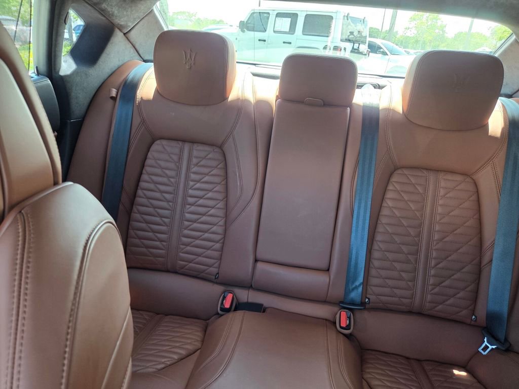 Used 2022 Maserati Quattroporte Trofeo RWD image 23