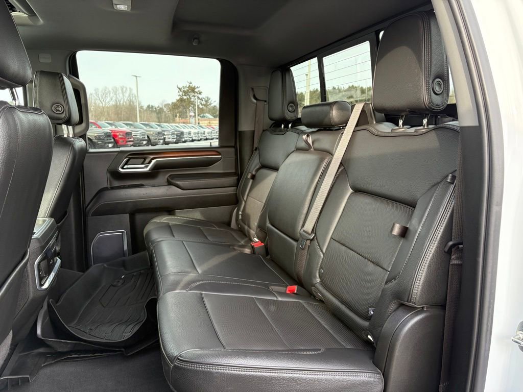 Used 2024 GMC Sierra 3500 Denali w/ Denali Reserve Package AWD/4WD image 15
