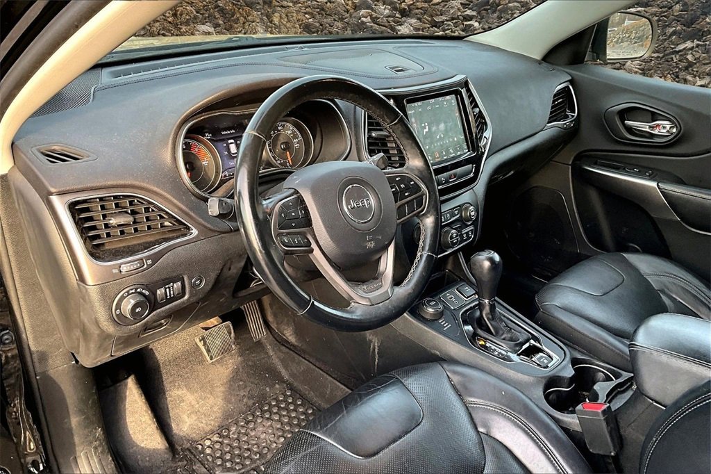 Used 2019 Jeep Cherokee Limited image 12
