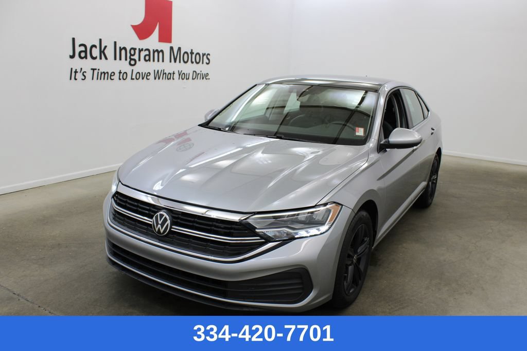 Used 2024 Volkswagen Jetta SE