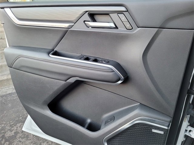 Used 2025 GMC Acadia Elevation image 14