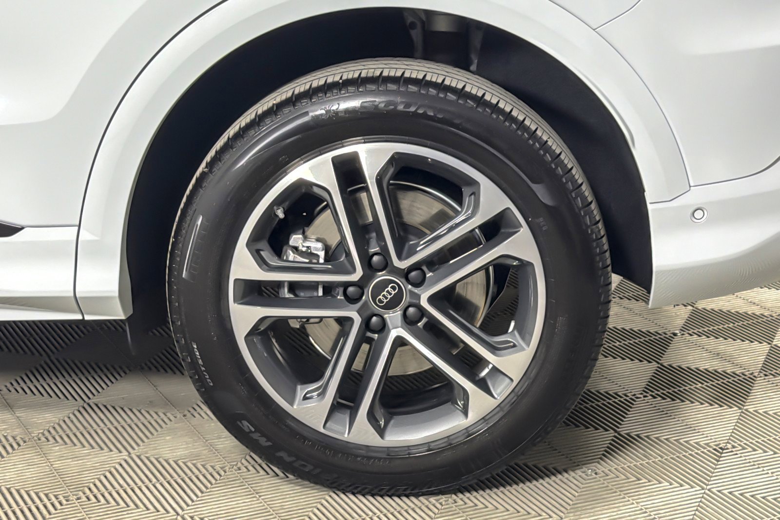 Used 2025 Audi Q5 Premium Plus w/ Premium Plus image 26