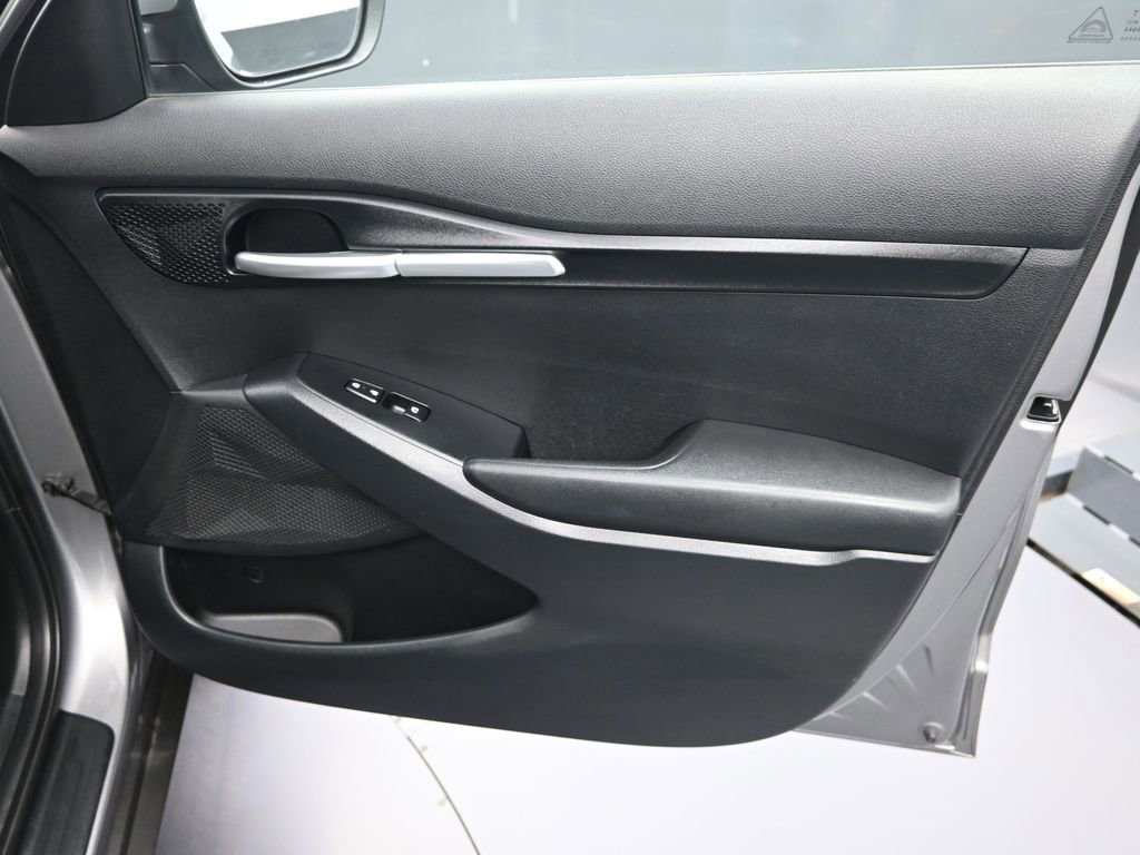 Used 2023 Kia Seltos LX image 34