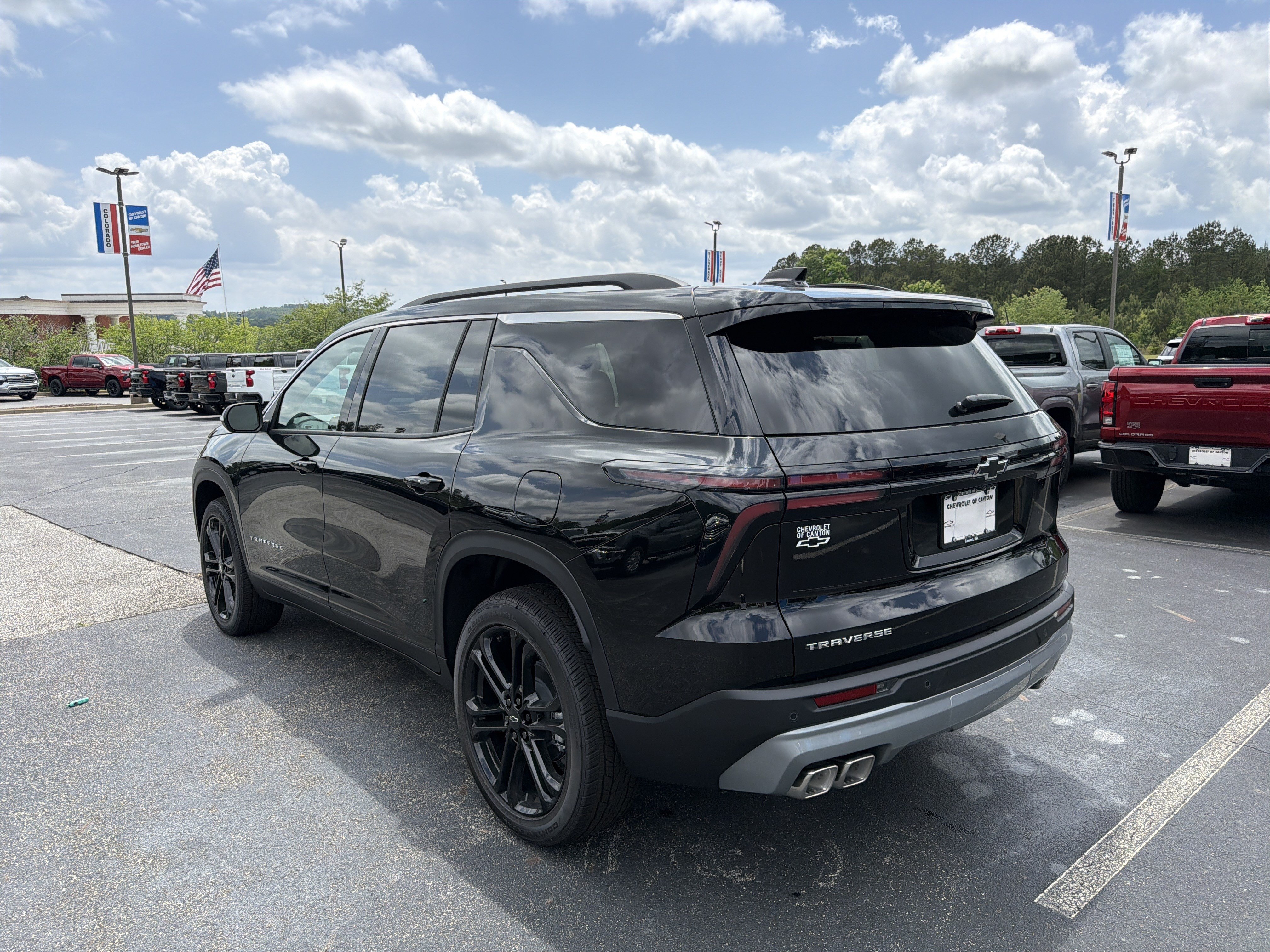 New 2026 Chevrolet Traverse LT w/ LPO, Floor Liner Package FWD image 7