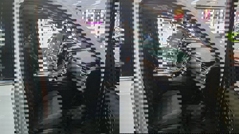 Used 2019 Chevrolet Tahoe 4WD w/ Enhanced Driver Alert Package image 24