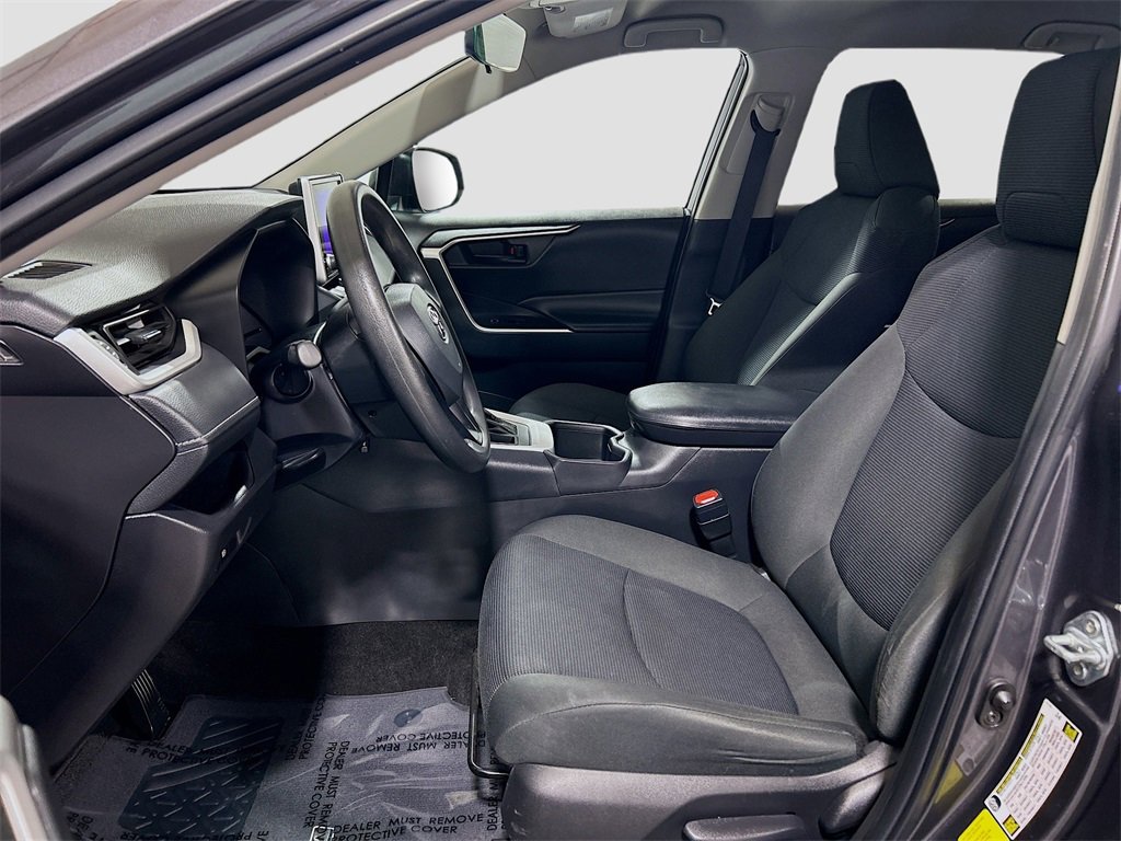 Used 2024 Toyota RAV4 LE image 17