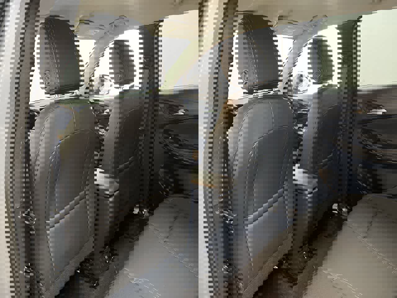 Used 2025 Buick Encore GX Preferred image 16