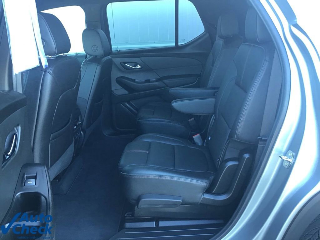 Used 2023 Chevrolet Traverse RS image 17