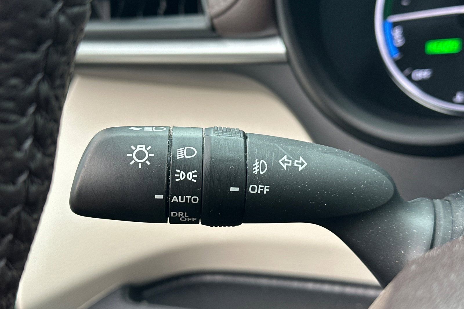 Used 2023 Toyota Sienna Platinum image 37