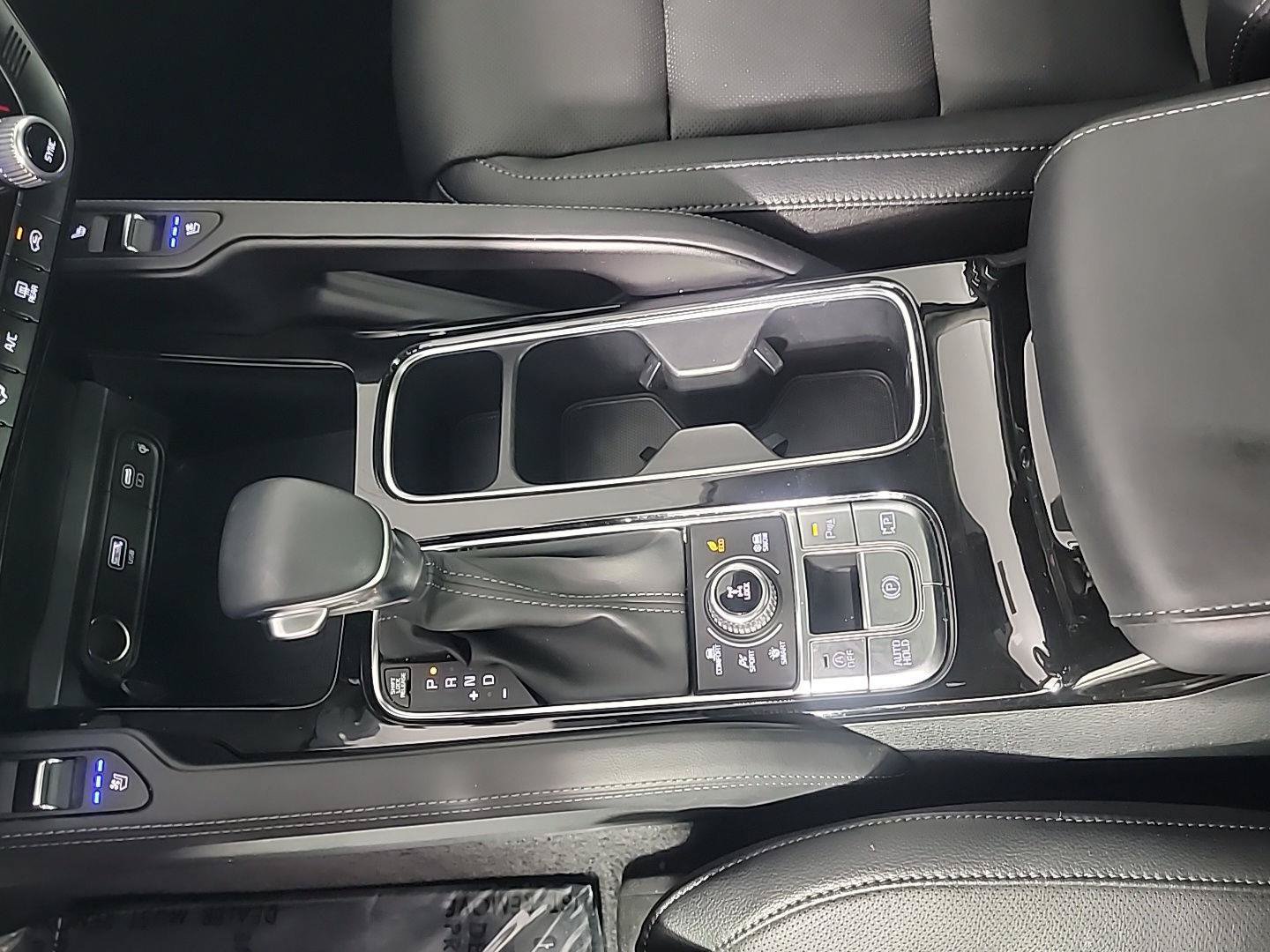Certified 2025 Kia Telluride SX w/ SX Captain's Chair Package AWD/4WD image 36