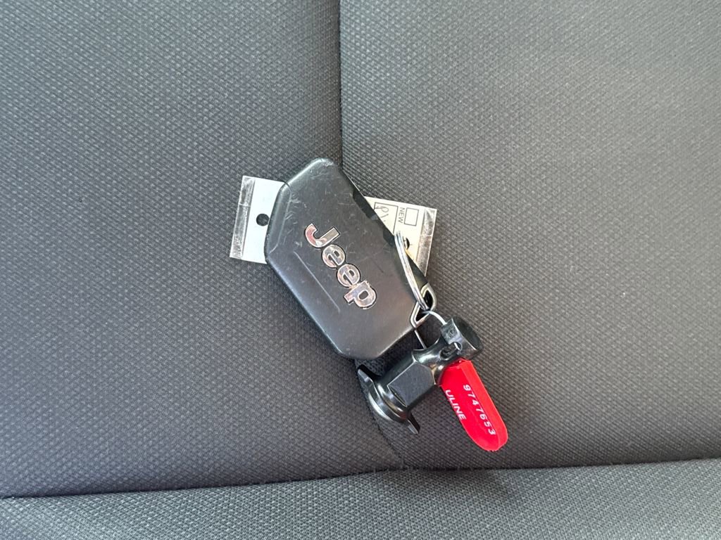 Used 2018 Jeep Wrangler Unlimited Sport image 29