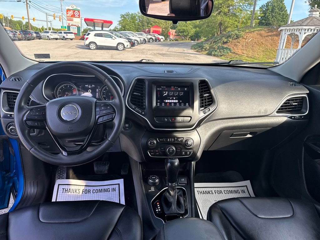 Used 2021 Jeep Cherokee Latitude Plus AWD/4WD image 13