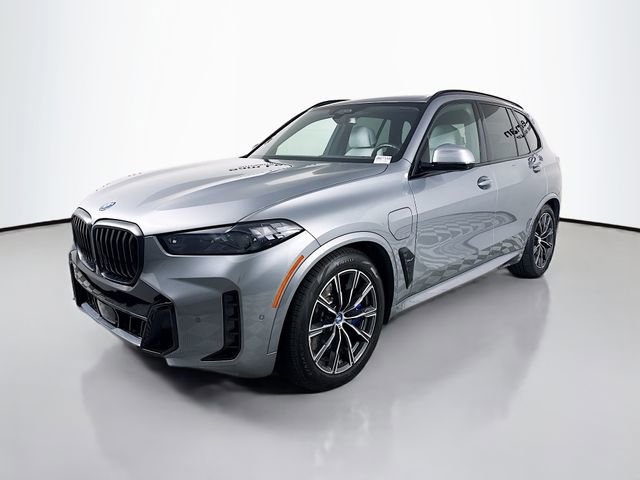 Used 2024 BMW X5 xDrive50e w/ M Sport Package AWD/4WD image 3