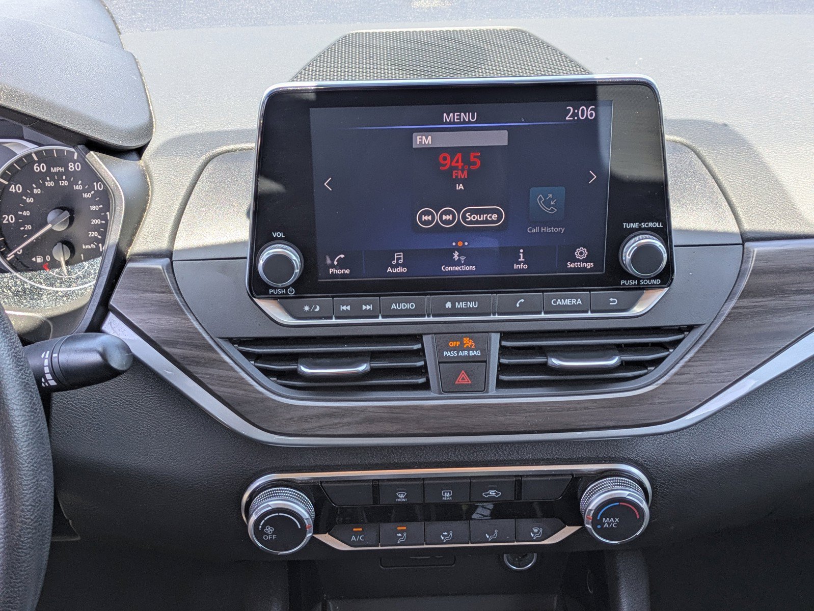 Used 2024 Nissan Altima 2.5 SV FWD image 18