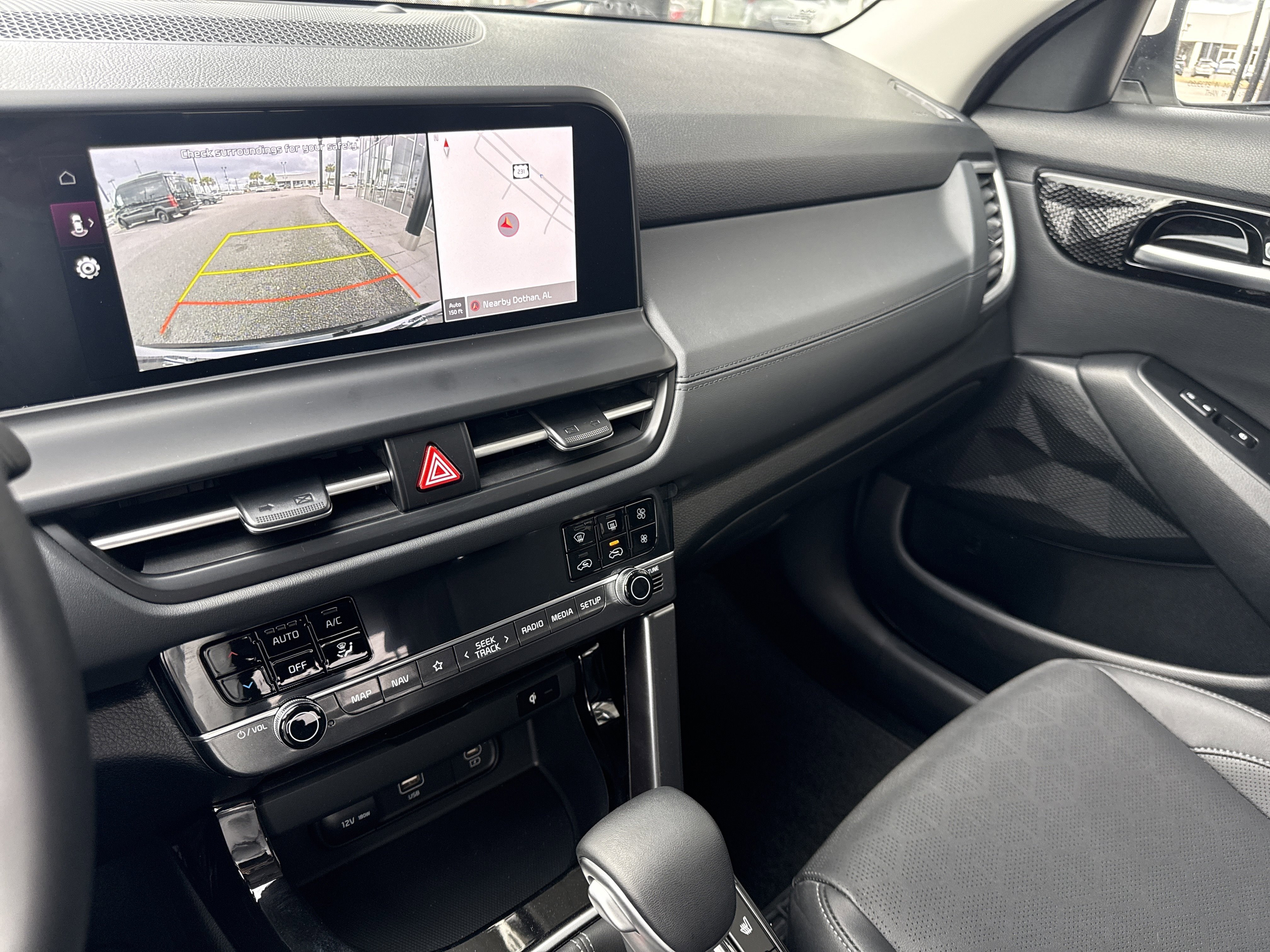 Used 2024 Kia Seltos EX image 9