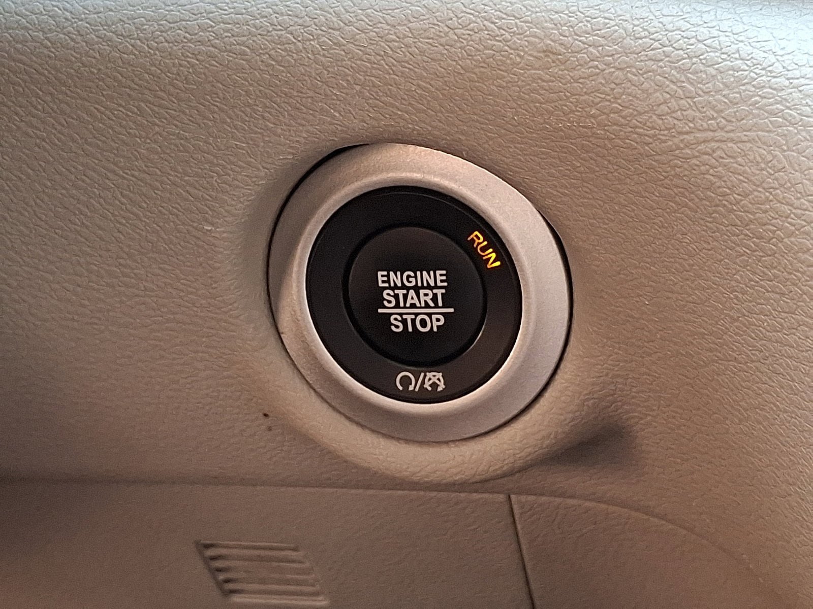 Used 2023 Chrysler Voyager LX FWD image 23