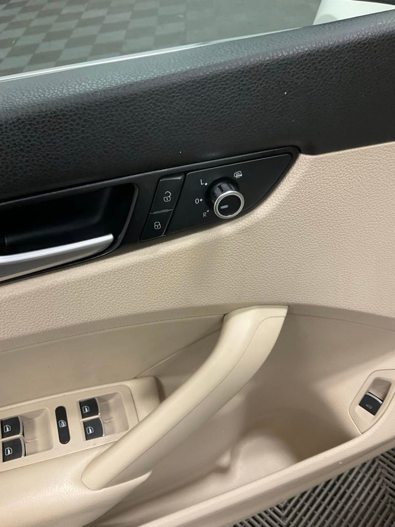 Used 2015 Volkswagen Passat TDI SEL Premium image 13