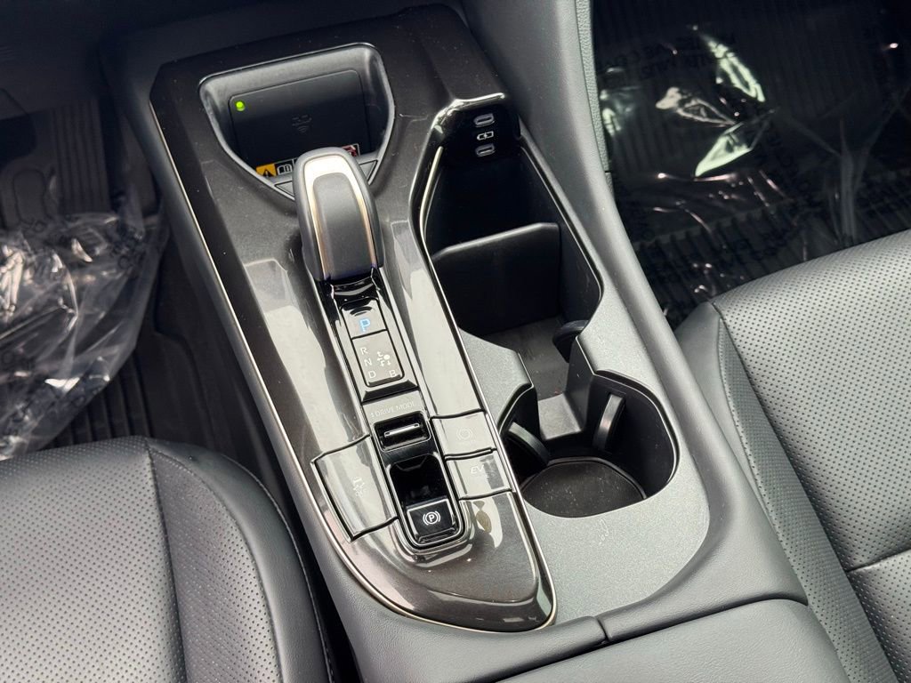 Certified 2025 Toyota Crown Limited image 16