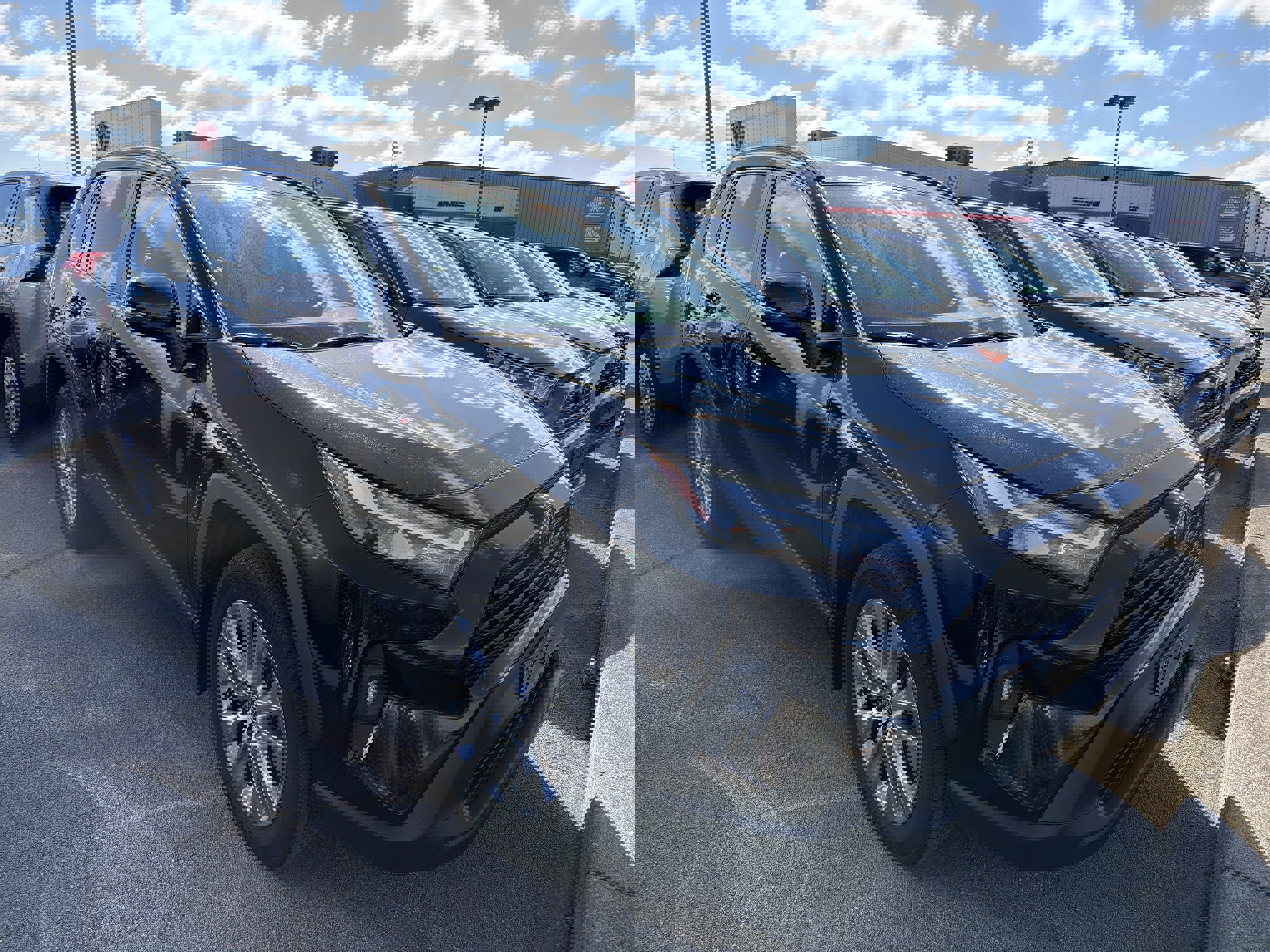 Used 2023 Toyota RAV4 XLE Premium image 2