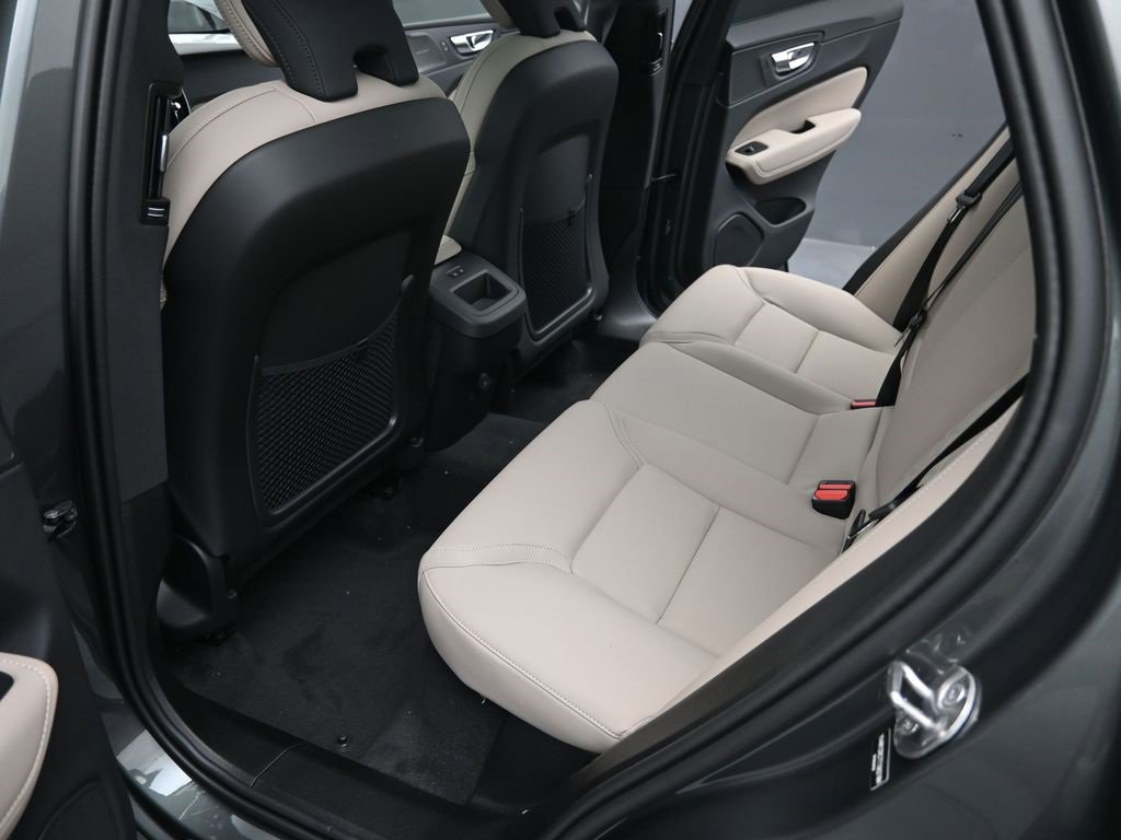 New 2026 Volvo XC60 B5 Plus w/ Climate Package image 28