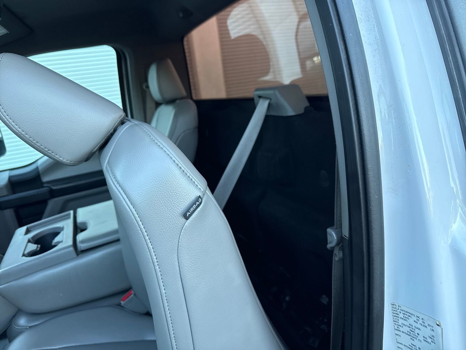 Used 2017 Ford F550 2WD Regular Cab Super Duty image 25