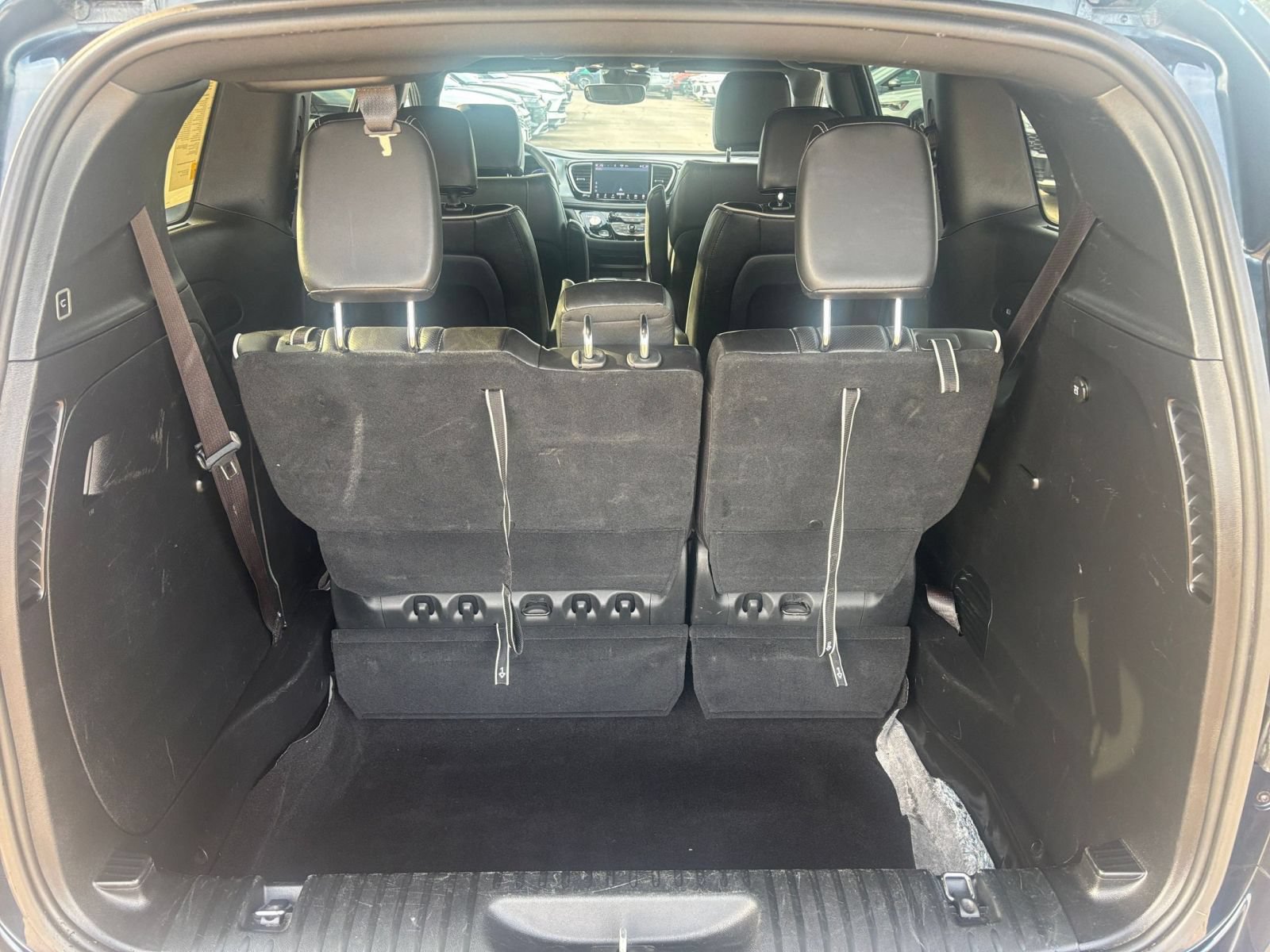Used 2025 Chrysler Pacifica Limited FWD image 35
