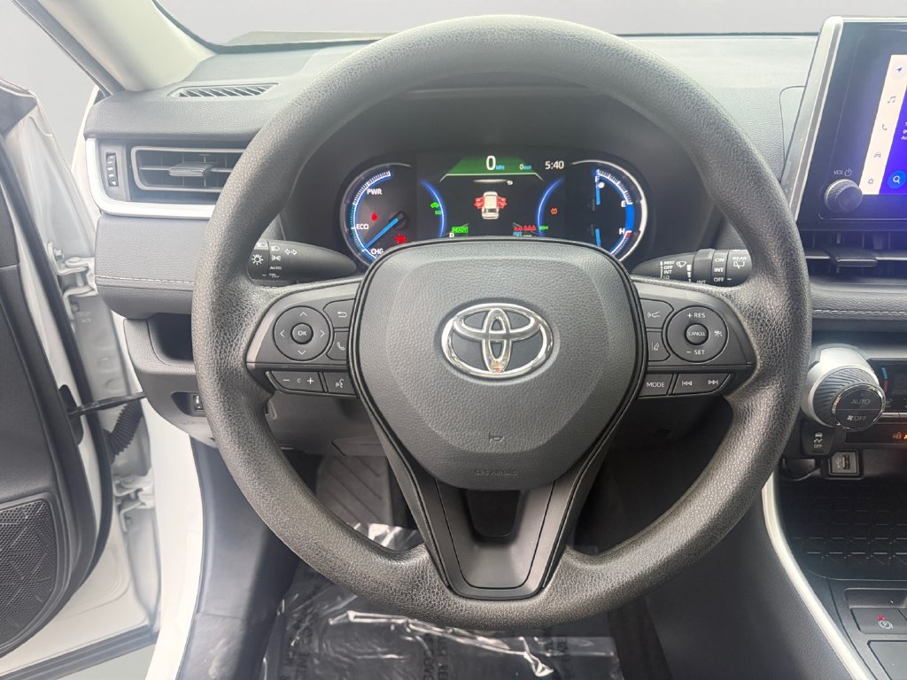 Used 2025 Toyota RAV4 XLE AWD/4WD image 12