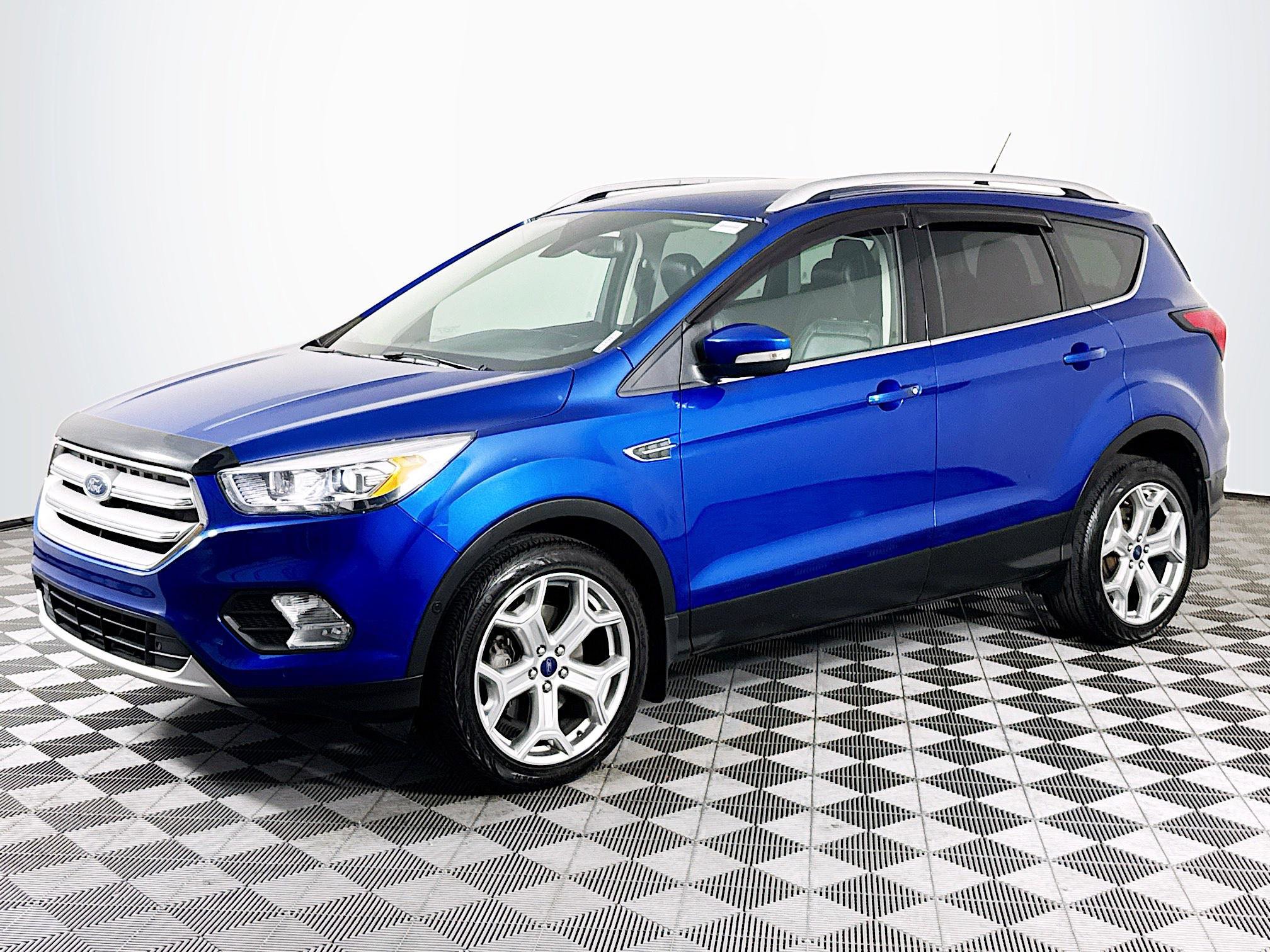 Used 2019 Ford Escape Titanium image 4
