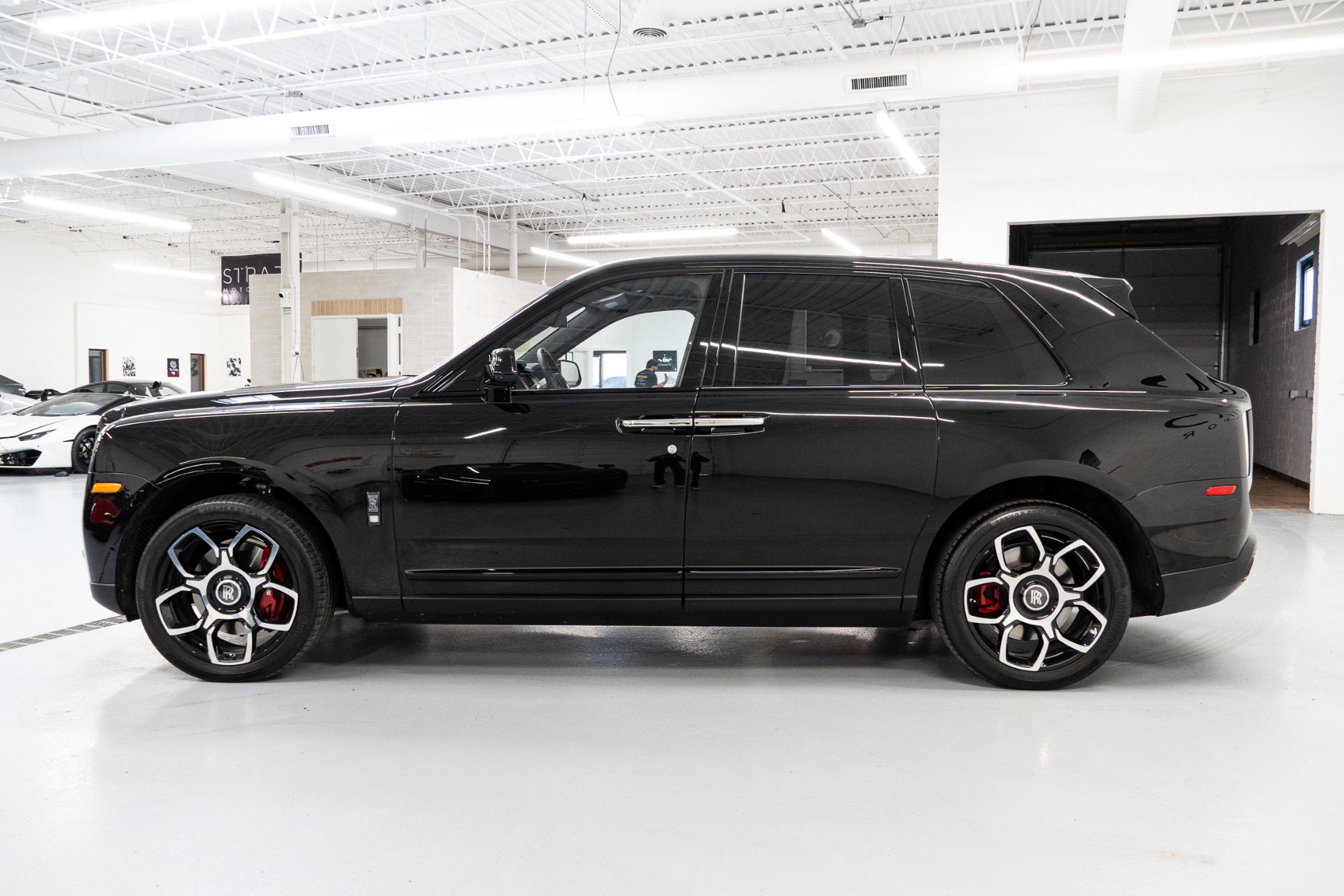 Used 2023 Rolls-Royce Cullinan Black Badge w/ Driver's Package image 7