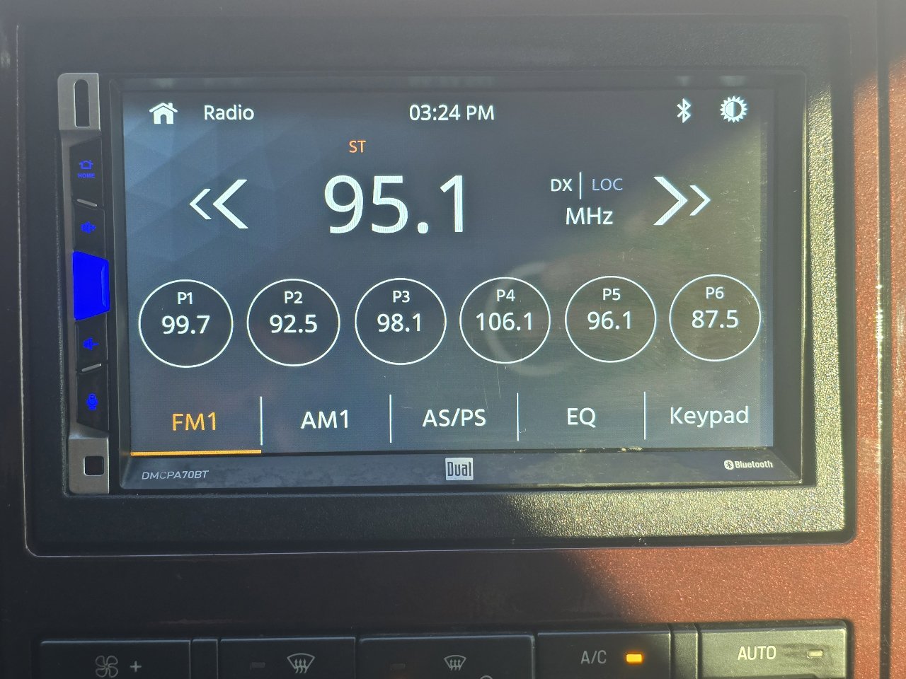 Used 2011 Ford F250 Lariat w/ Lariat Interior Pkg image 19