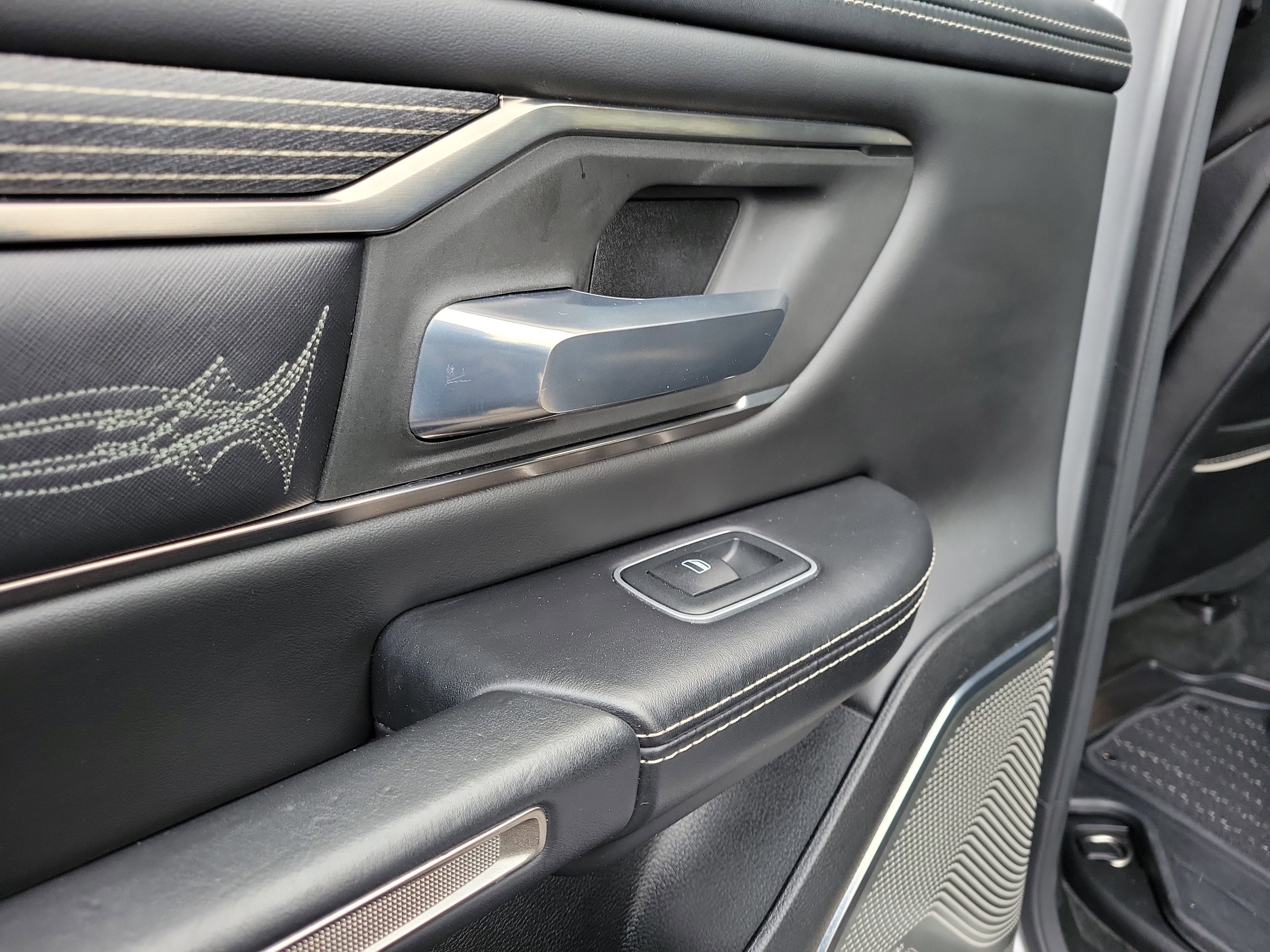 Used 2020 RAM 1500 Limited image 13