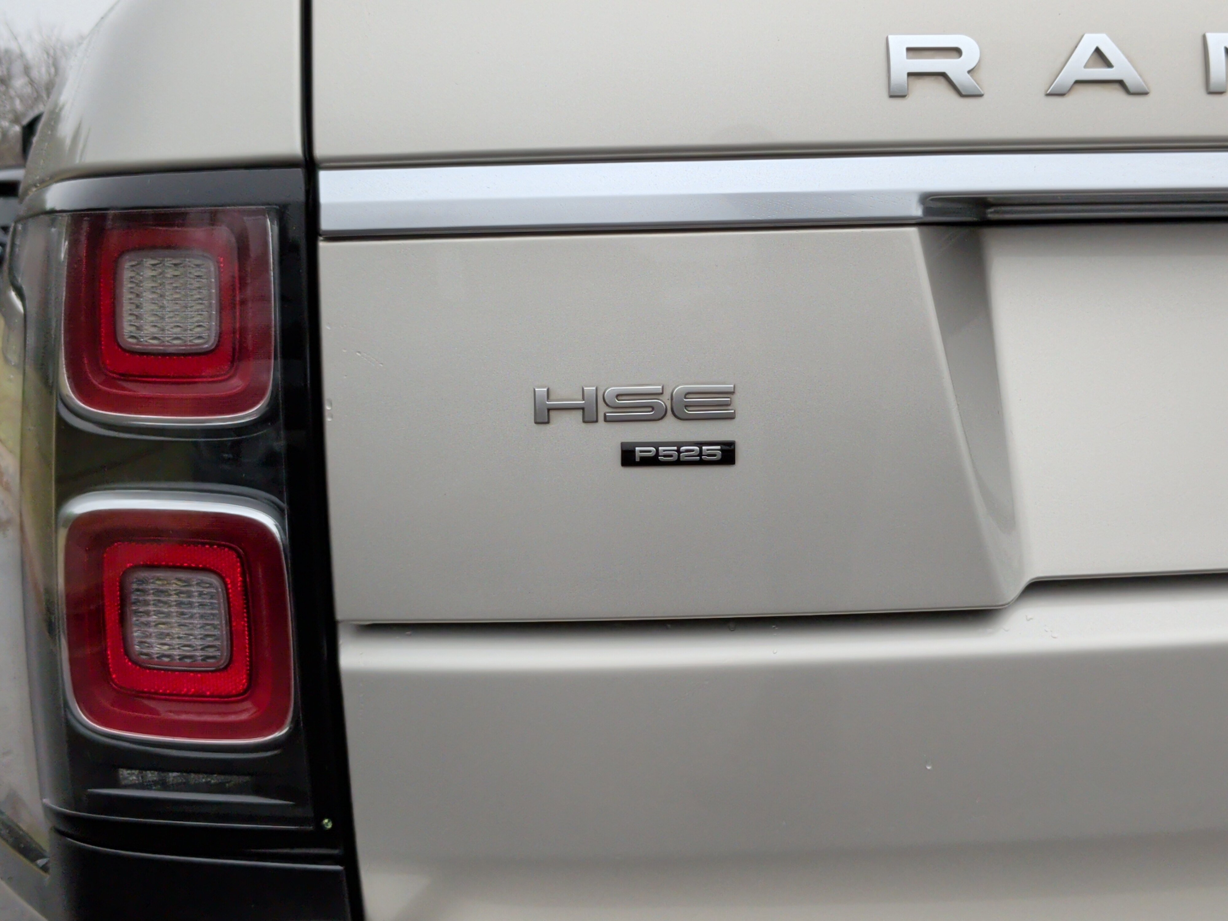 Used 2020 Land Rover Range Rover HSE image 12