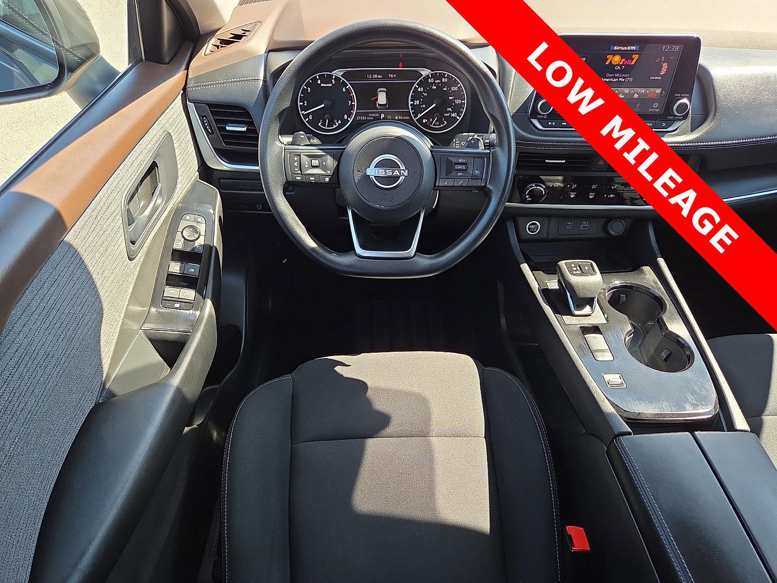 Used 2023 Nissan Rogue S image 11