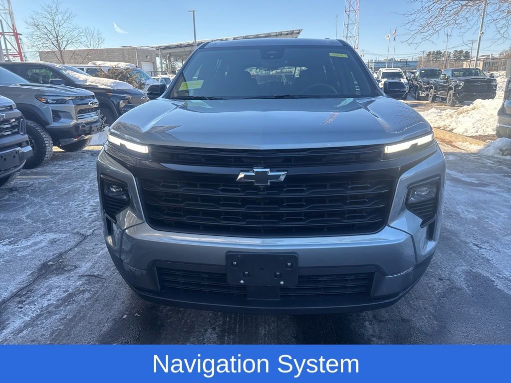 Used 2026 Chevrolet Traverse LT w/ Midnight/Sport Edition image 2